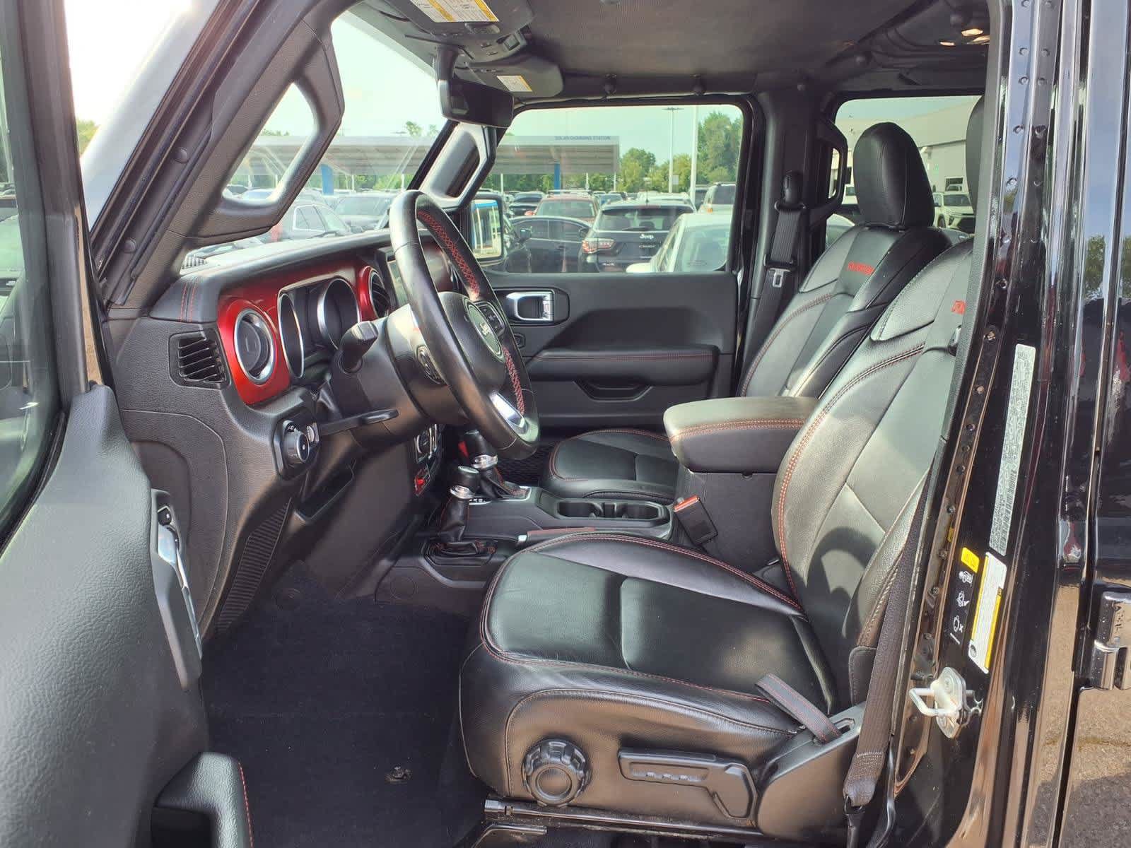 Used 2023 Jeep Wrangler Unlimited Rubicon w/ Cold Weather Group AWD/4WD image 16
