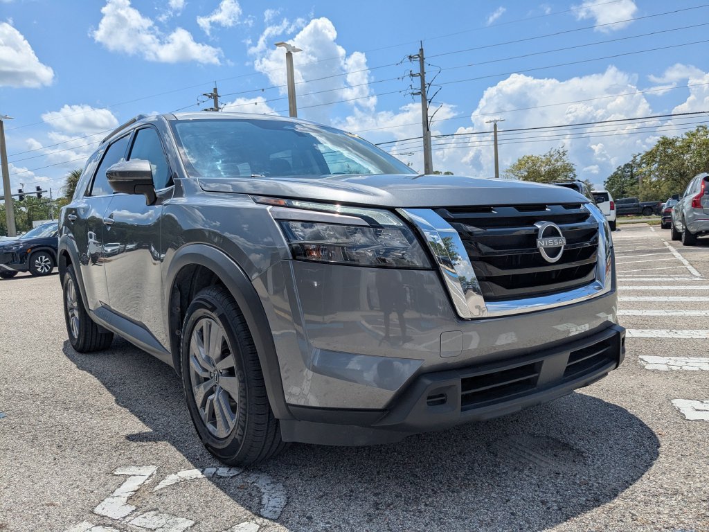 Used 2025 Nissan Pathfinder SV AWD/4WD image 8