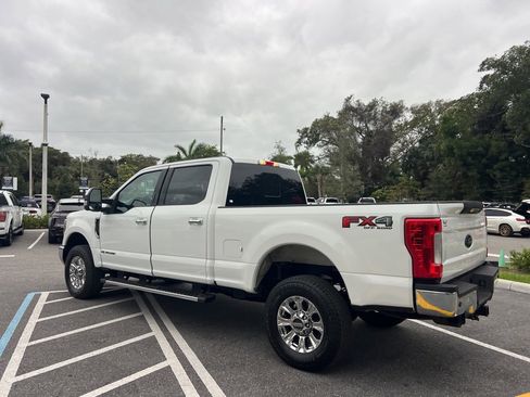 Used 2019 Ford F250 XLT w/ XLT Premium Package image 15