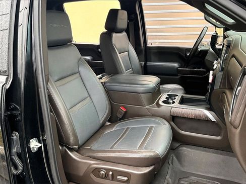 Used 2023 GMC Sierra 3500 Denali w/ Denali Ultimate Package image 28