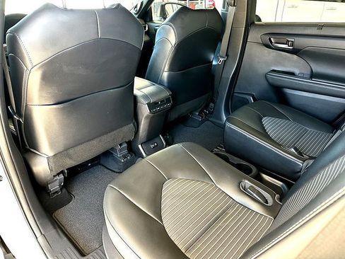 Used 2021 Toyota Highlander XSE AWD/4WD image 20