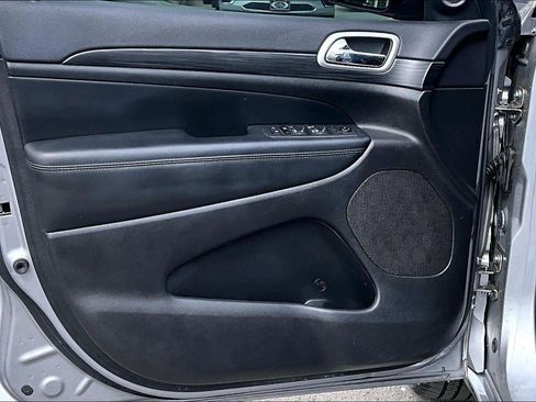 Used 2019 Jeep Grand Cherokee Altitude AWD/4WD image 20