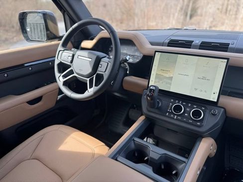 New 2026 Land Rover Defender 110 X-Dynamic SE AWD/4WD image 28
