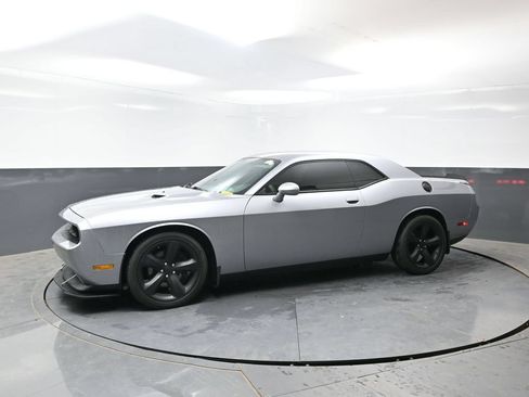 Used 2014 Dodge Challenger SXT w/ Super Sport Group (SS/T) RWD image 9