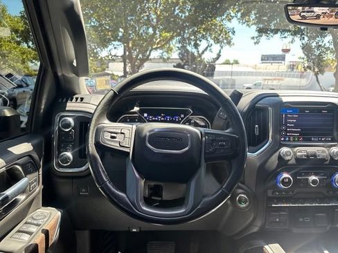 Used 2021 GMC Sierra 2500 Denali w/ Denali Black Diamond Edition AWD/4WD image 35