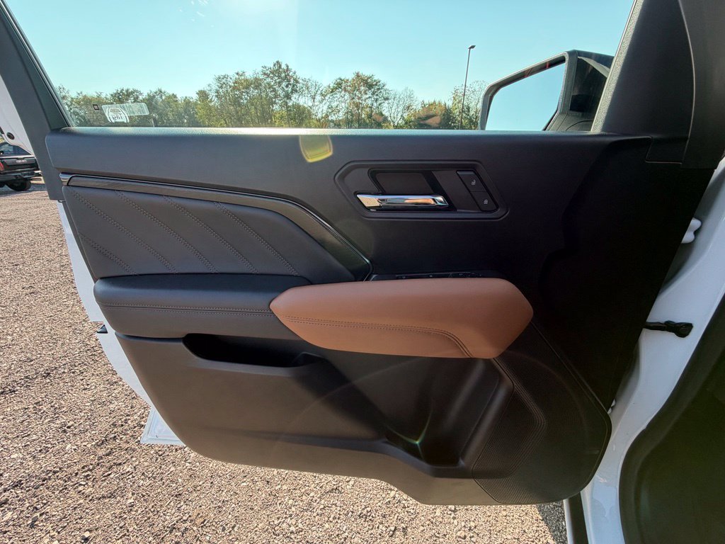 Used 2023 GMC Canyon AT4 AWD/4WD image 5