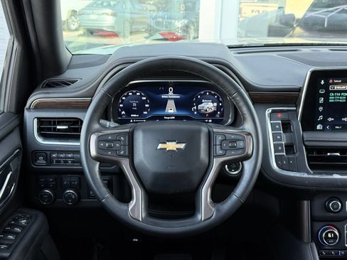 Used 2024 Chevrolet Suburban High Country AWD/4WD image 32