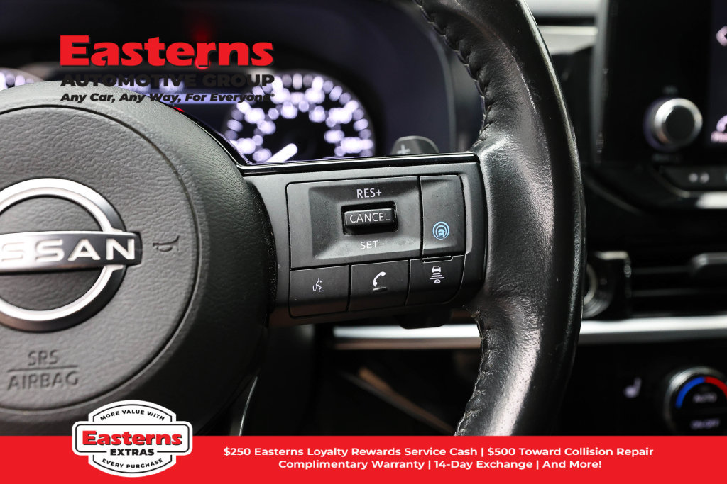 Used 2022 Nissan Pathfinder SV FWD image 17