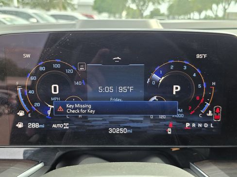 Used 2025 Chevrolet Suburban Z71 AWD/4WD image 27