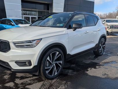 Used 2021 Volvo XC40 T5 R-Design