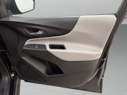 Used 2020 Chevrolet Equinox LS w/ LS Convenience Package image 26