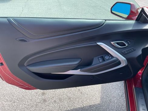 Used 2021 Chevrolet Camaro SS RWD image 5