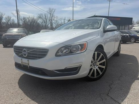 Used 2017 Volvo S60 T5 Inscription image 1