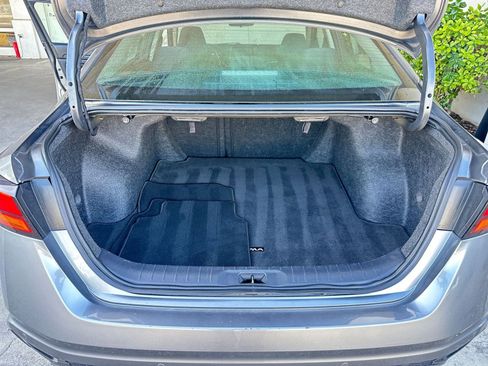 Used 2024 Nissan Altima 2.5 SV image 31