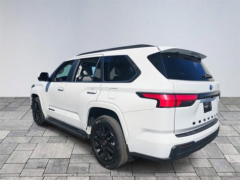 Used 2024 Toyota Sequoia SR5 w/ SR5 Premium Package image 5