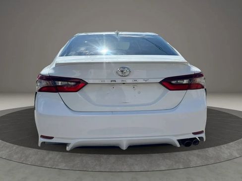 Used 2021 Toyota Camry SE image 4