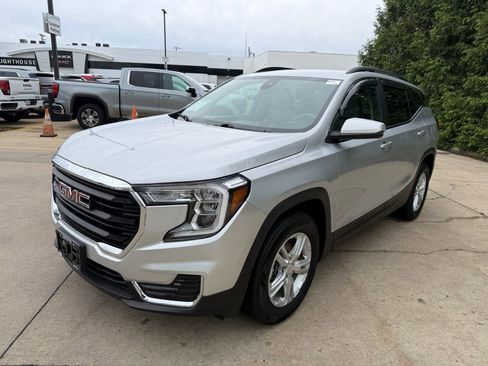 Used 2022 GMC Terrain SLE w/ Driver Convenience Package AWD/4WD image 7