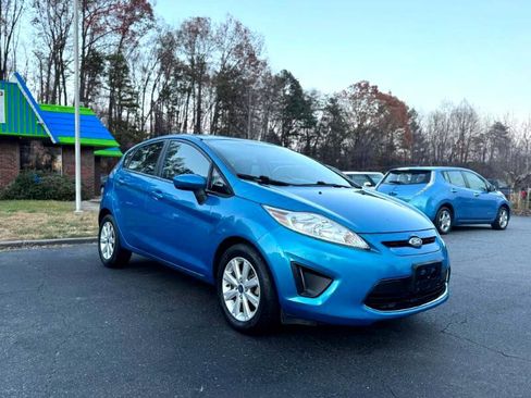 Used 2012 Ford Fiesta SE image 3