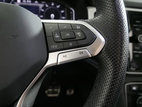 Used 2022 Volkswagen Atlas SEL R-Line image 28