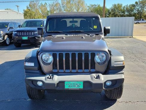 Used 2018 Jeep Wrangler Unlimited Sport S image 2