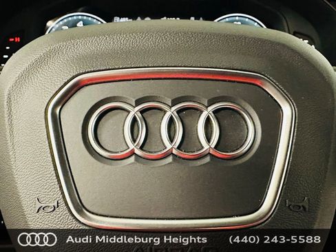 Certified 2025 Audi Q7 2.0T Premium Plus w/ Convenience Plus Package AWD/4WD image 19
