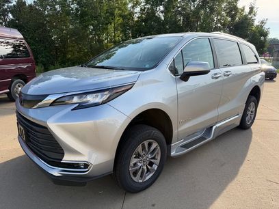 Used 2023 Toyota Sienna XLE w/ XLE Plus Package