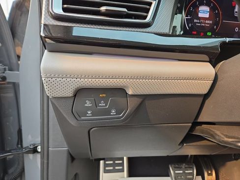 Used 2025 Volkswagen Atlas Peak Edition SE AWD/4WD image 20