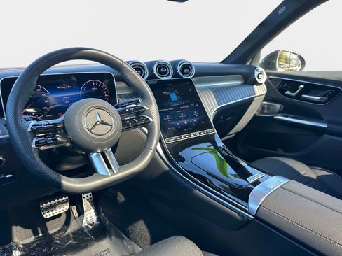 Used 2025 Mercedes-Benz GLC 350e 4MATIC image 16