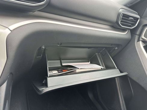 Used 2022 Ford Explorer XLT w/ Equipment Group 202A image 33