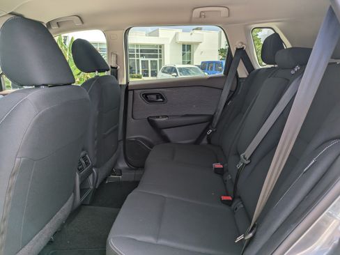 Used 2023 Nissan Rogue S FWD image 14