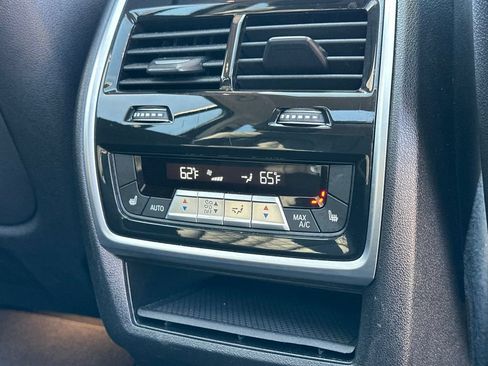 Used 2024 BMW X7 xDrive40i AWD/4WD image 33
