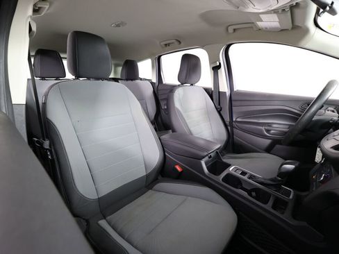Used 2019 Ford Escape S image 23
