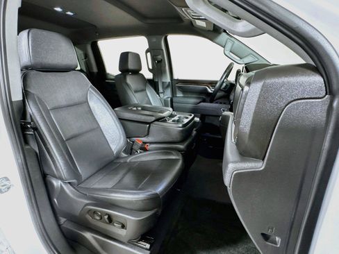 Certified 2025 GMC Sierra 1500 SLT RWD image 26