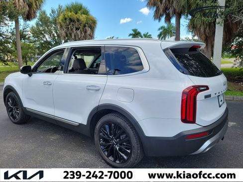 Used 2022 Kia Telluride SX w/ Towing Package FWD image 7