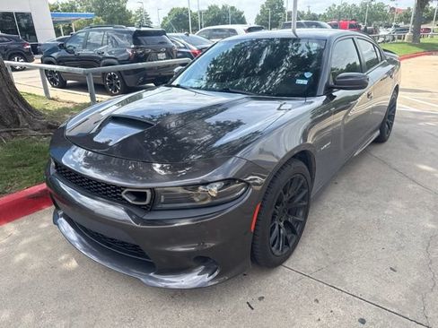 Used 2022 Dodge Charger R/T RWD image 2