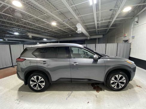 Used 2021 Nissan Rogue SV w/ Premium Package image 27
