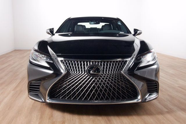 Used 2019 Lexus LS 500 w/ Accessory Package (Z2) RWD image 2