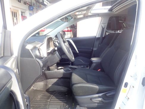 Used 2015 Toyota RAV4 XLE AWD/4WD image 8