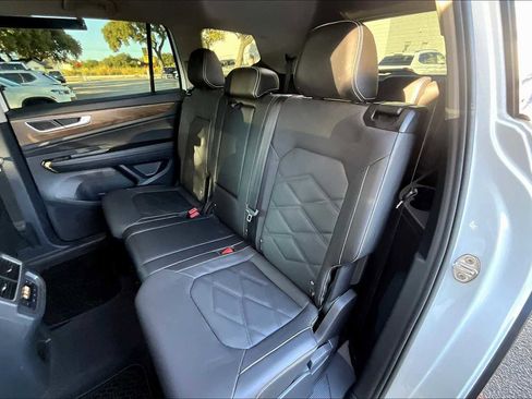 Certified 2024 Volkswagen Atlas SE image 40