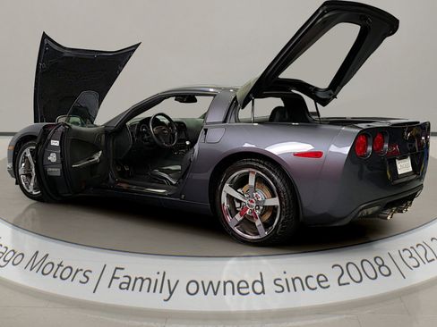 Used 2010 Chevrolet Corvette Coupe w/ 1LT image 5
