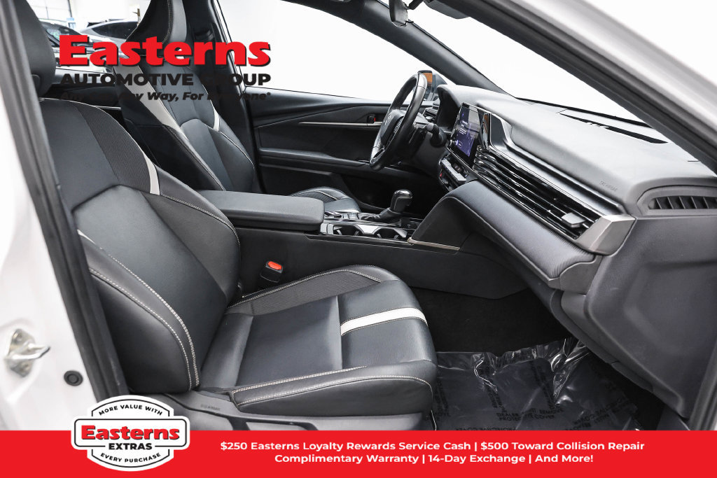 Used 2025 Toyota Camry SE FWD image 25
