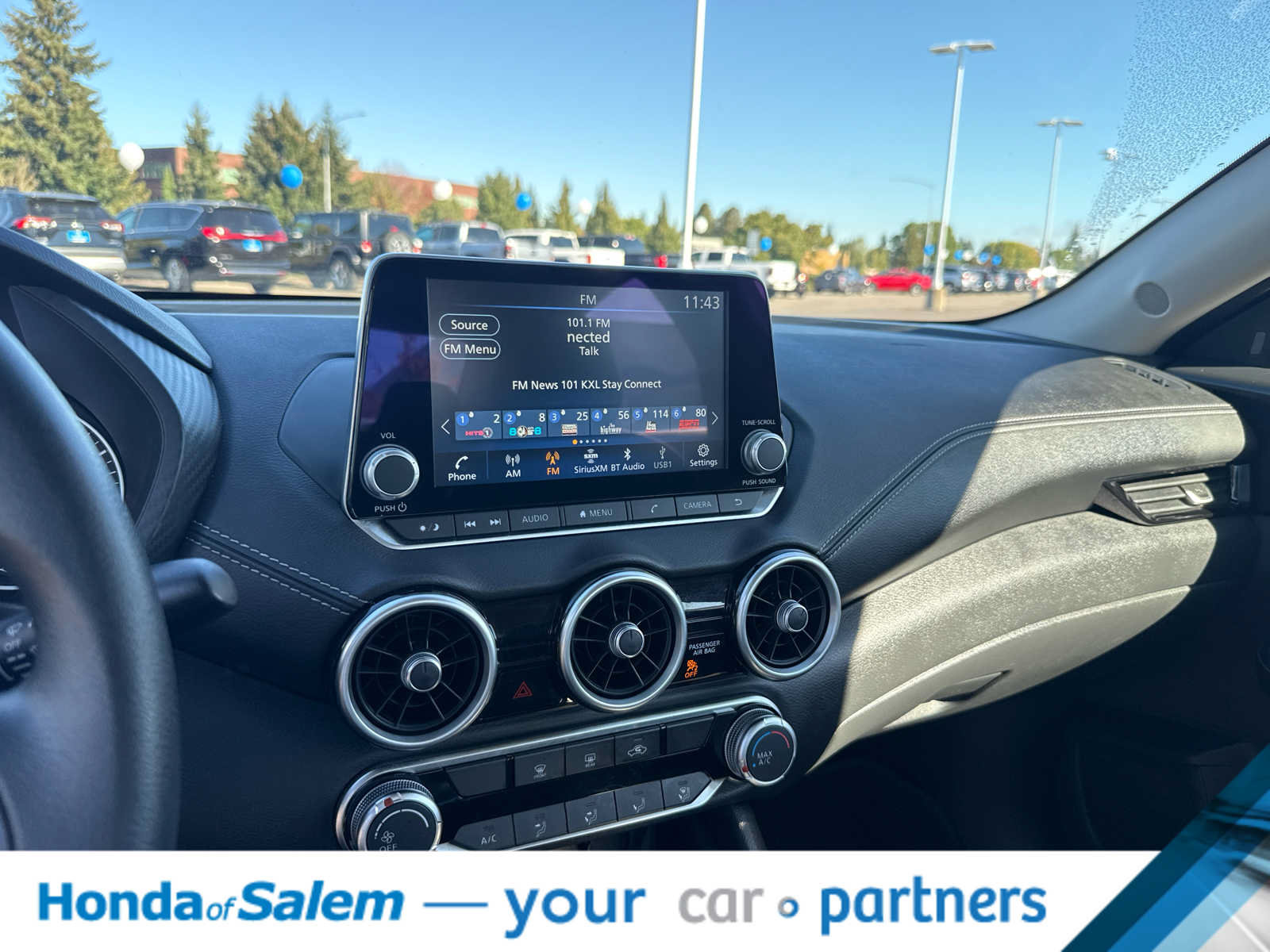 Used 2025 Nissan Sentra SV FWD image 17