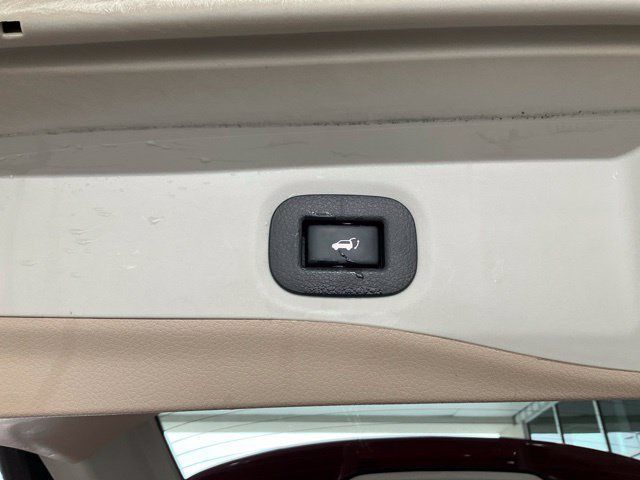 Used 2017 Nissan Rogue SL w/ SL Premium Package FWD image 20