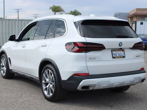 Used 2024 BMW X5 xDrive50e w/ Parking Assistance Package AWD/4WD image 3