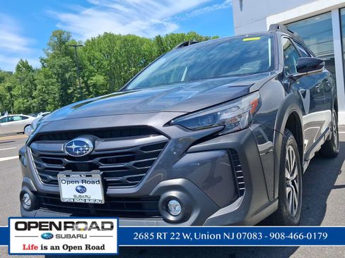 Used 2024 Subaru Outback Premium AWD/4WD image 1