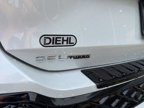 New 2026 Volkswagen Tiguan SEL R-Line AWD/4WD image 19
