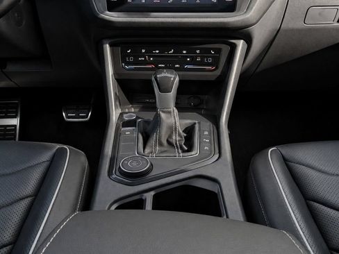 Certified 2023 Volkswagen Tiguan SEL R-Line AWD/4WD image 24