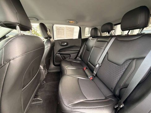 Used 2019 Jeep Compass Latitude w/ Popular Equipment Group image 25