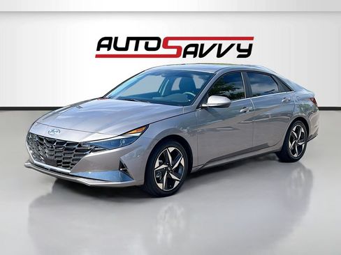 Used 2023 Hyundai Elantra Limited FWD image 3