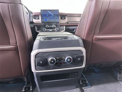 Used 2024 Ford Expedition Limited image 22